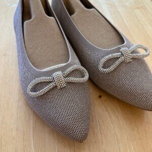 Cleo's by Skechers
